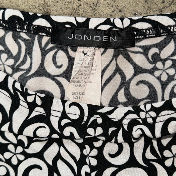 JONDEN Women’s A-Line Black /White Floral Print Skirt Size Small - Picture 4 of 7